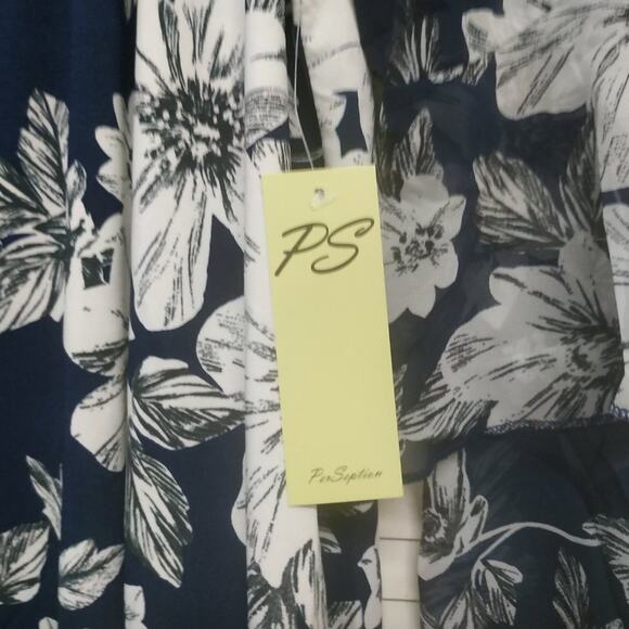 Perception Concepts Floral Bell Sleeve Top NWT - Picture 6 of 10